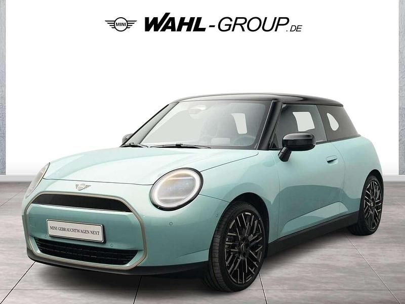 Gebraucht Mini Cooper Favoured 135 kW (184 PS) 2025 Ocean wave green Kleinwagen