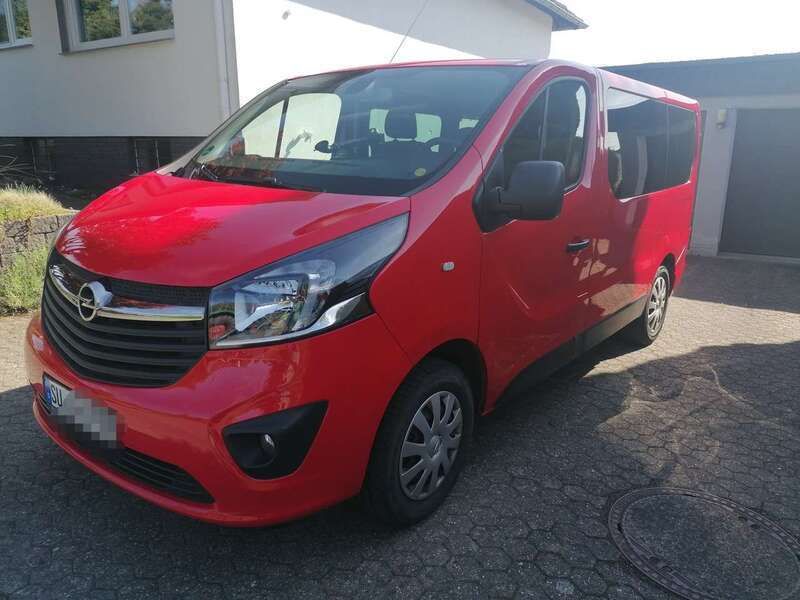 Rot Gebraucht 2015 Opel Vivaro Van | 10.990 € (Fairer Preis) - Bild 1/4
