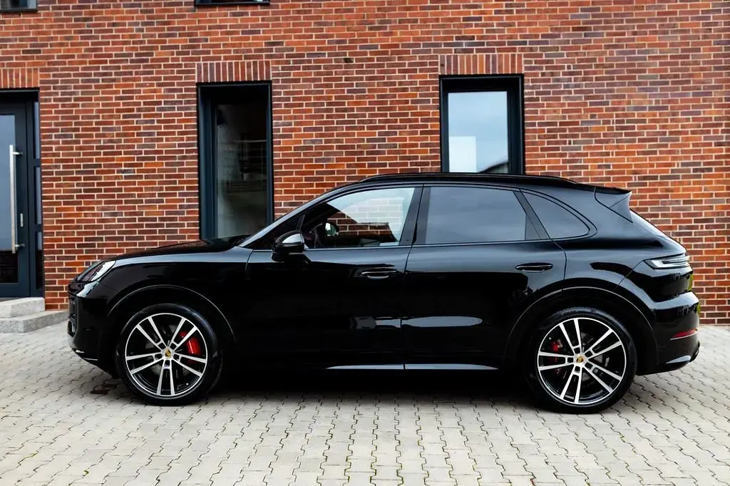 Gebraucht Porsche Cayenne 500 PS (367 kW) 2024 Schwarz SUV