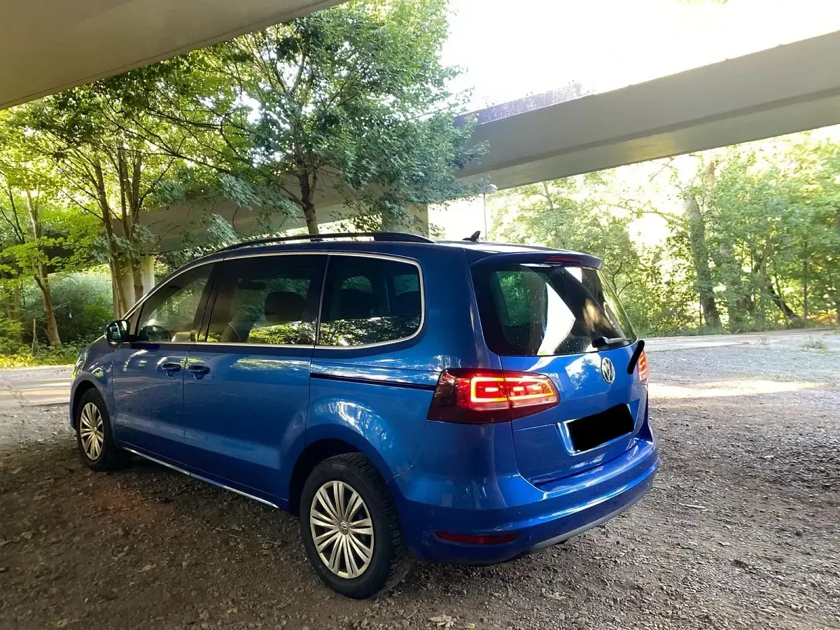 Gebraucht VW Sharan 184 PS (135 kW) 2018 Blau Van / Kleinbus