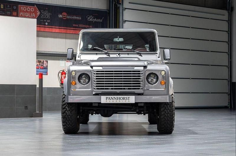 Gebraucht Land Rover Defender 122 PS (89 kW) 2011 Silber SUV