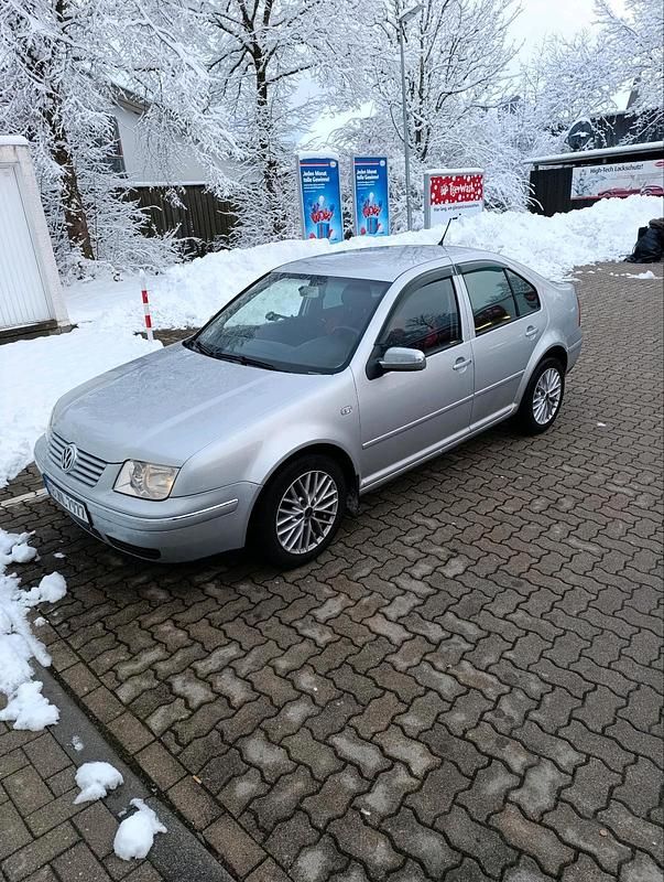 Gebraucht VW Bora 105 PS (77 kW) 2003 Grau Limousine