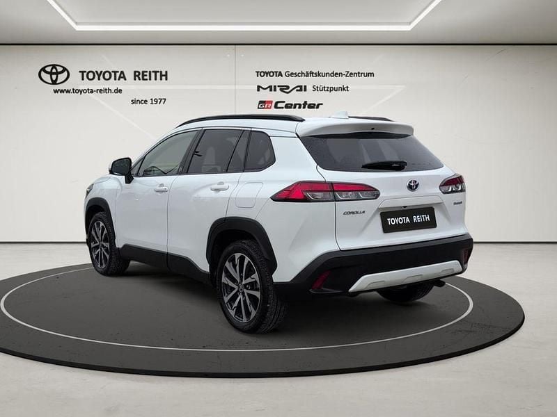Gebraucht Toyota Corolla Cross Team 197 PS (144 kW) 2022 Weiß SUV