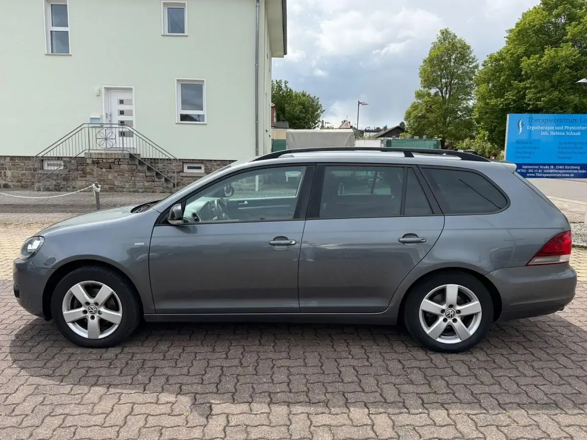 Gebraucht VW Golf VII Match 105 PS (77 kW) 2013 Grau Kombi