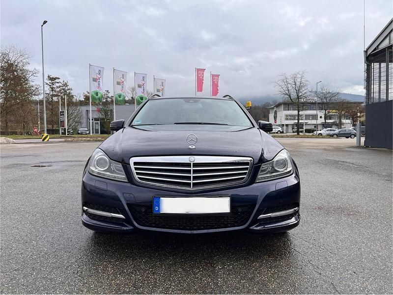 Gebraucht Mercedes C180 120 PS (88 kW) 2011 Blau Kombi