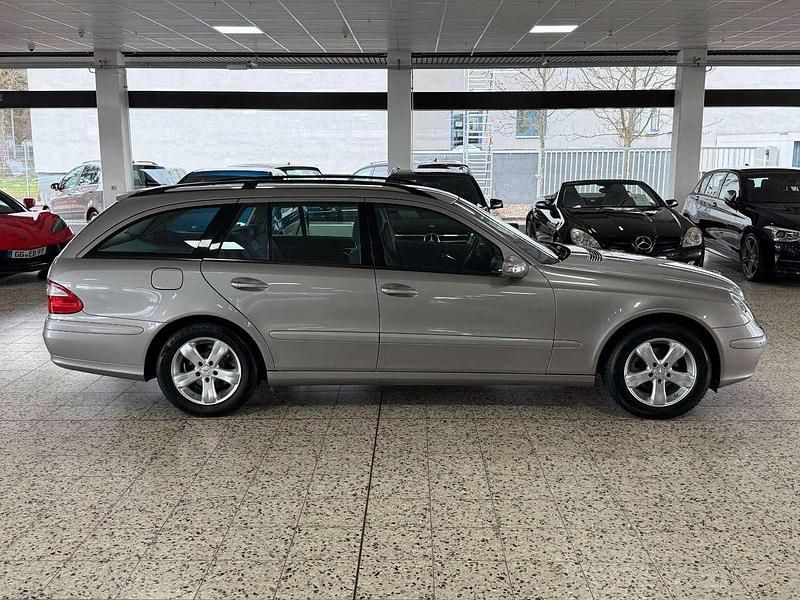 Gebraucht Mercedes E200 163 PS (119 kW) 2005 Silber Kombi