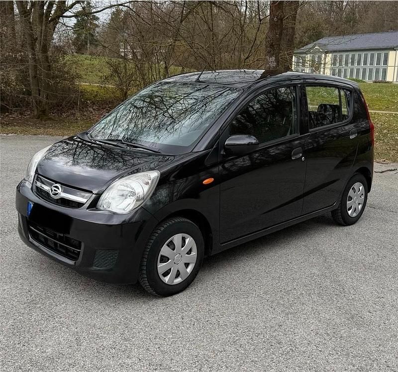 Gebraucht Daihatsu Cuore 69 PS (50 kW) 2008 Schwarz Kleinwagen