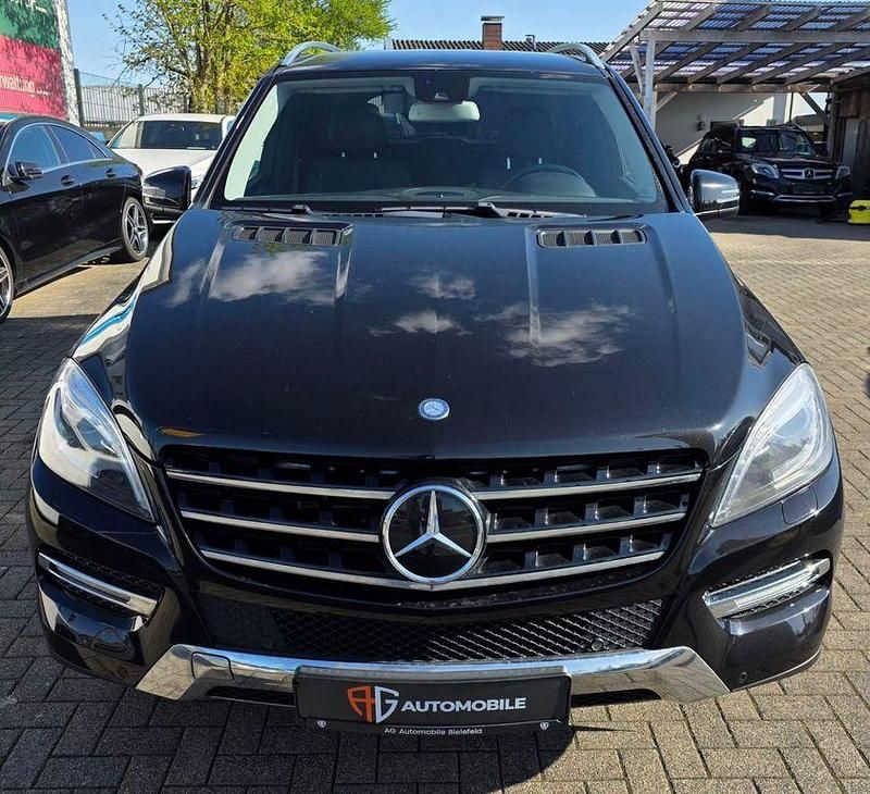 Gebraucht Mercedes ML350 258 PS (189 kW) 2013 Schwarz SUV