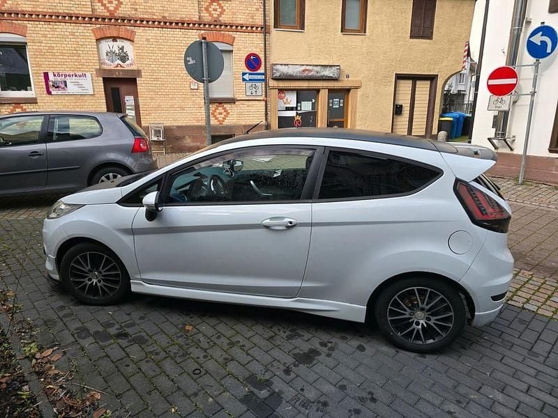 Gebraucht Ford Fiesta Sport 120 PS (88 kW) 2010 Weiß Kleinwagen