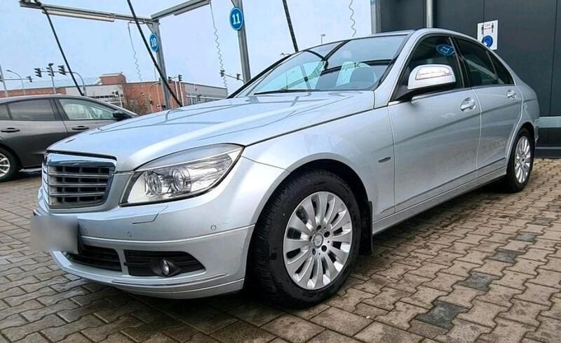 Silber Gebraucht 2007 Mercedes C200 Limousine | 7.300 € (Teuer) - Bild 1/4