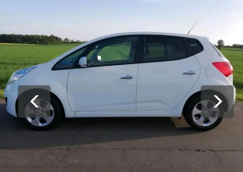 Weiß Gebraucht 2014 Kia Venga 2 Kleinwagen | 6.300 € (Guter Preis) - Bild 1/4