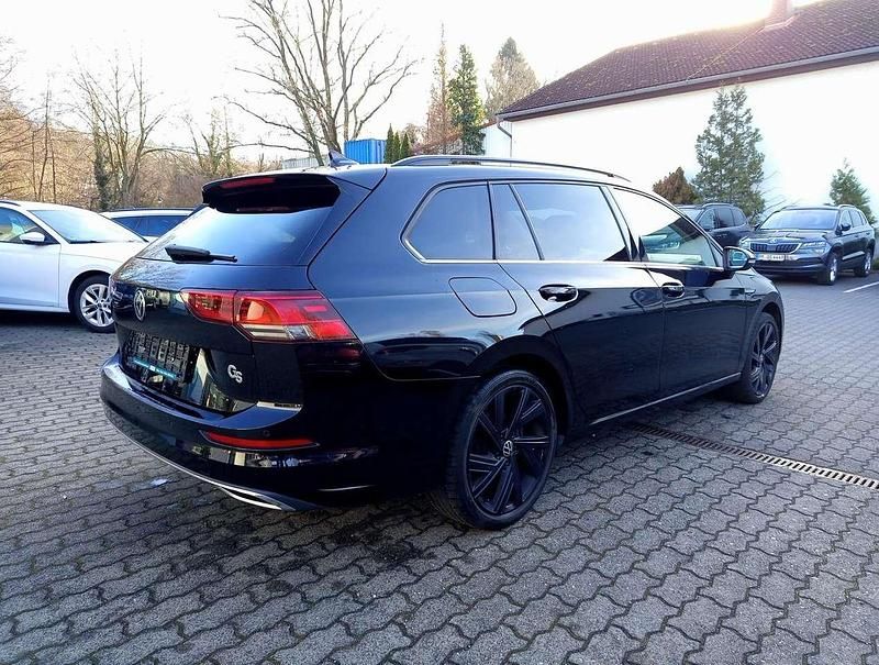 Gebraucht VW Golf VIII Style 190 PS (139 kW) 2022 Deep black perleffekt Kombi