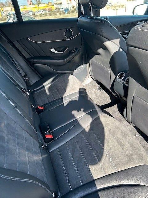 Gebraucht Mercedes GLC200 197 PS (144 kW) 2022 Schwarz SUV