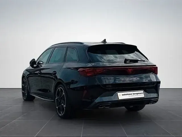Neu Cupra Leon 150 PS (110 kW) 2025 Schwarz Limousine