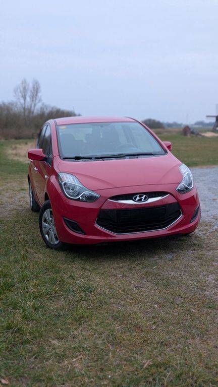 Rot Gebraucht 2013 Hyundai ix20 Edition Van / Kleinbus | 5.000 € (Guter Preis) - Bild 1/4