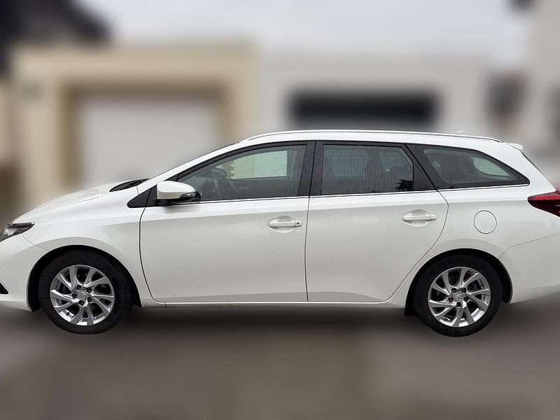 Gebraucht Toyota Auris Sport 112 PS (82 kW) 2015 Weiß Kombi