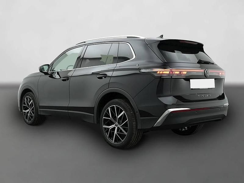 Gebraucht VW Tiguan Elegance 193 PS (141 kW) 2024 Schwarz SUV
