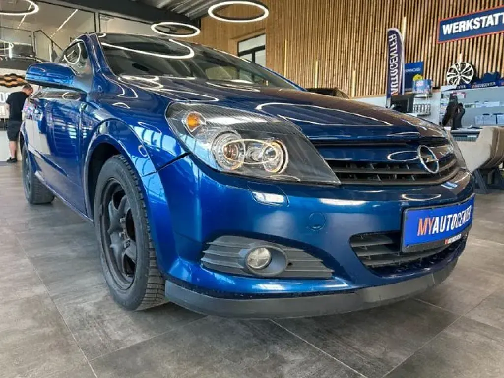 Gebraucht Opel Astra 101 PS (74 kW) 2005 Ultrablau mi2 (metallic) Kleinwagen