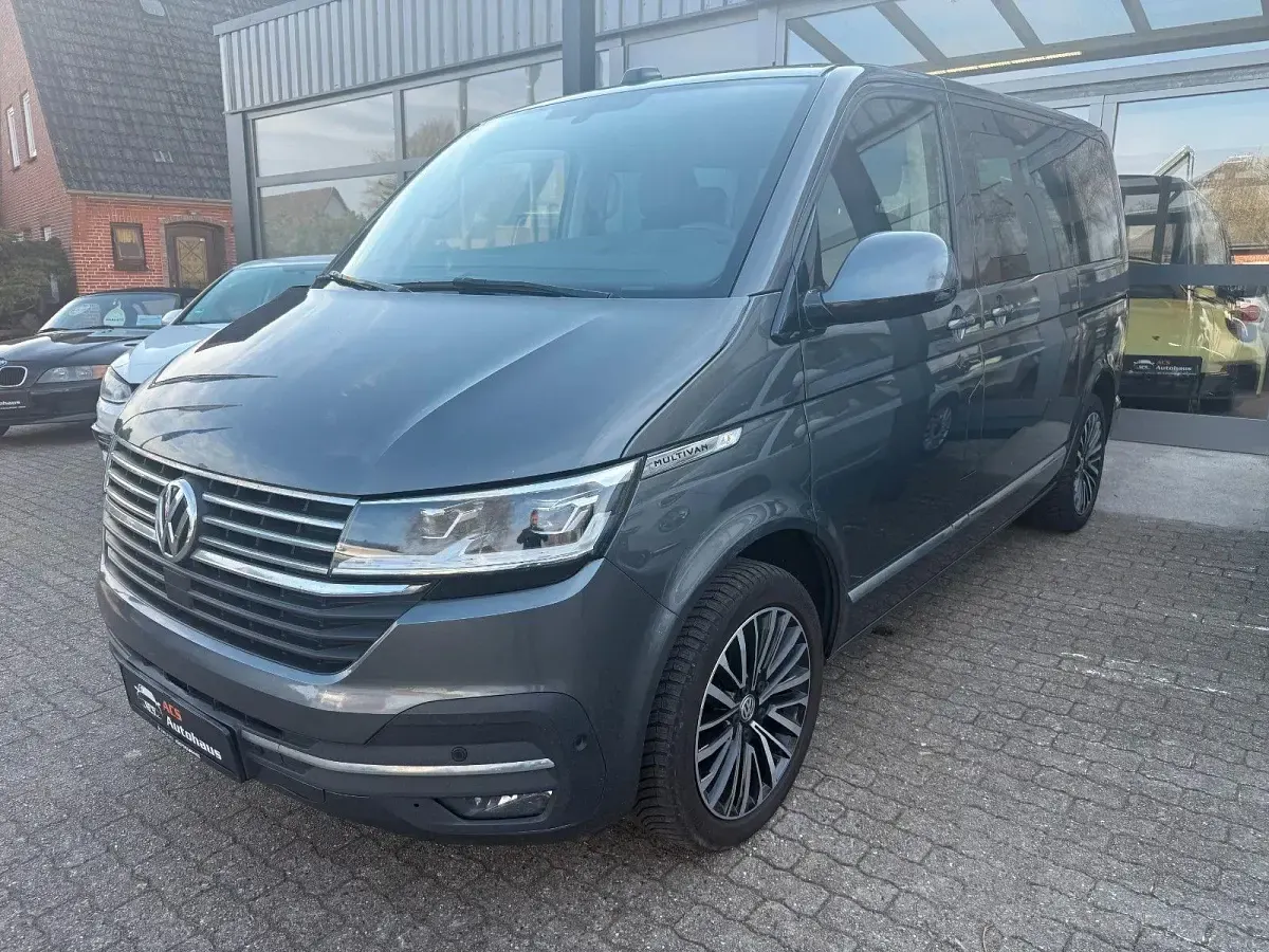 Gebraucht VW Multivan Highline 199 PS (146 kW) 2021 Grau Van / Kleinbus