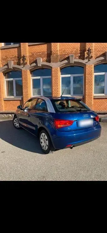 Używany Audi A1 Ambiente 86 KM (63 kW) 2011 Niebieski Hatchback