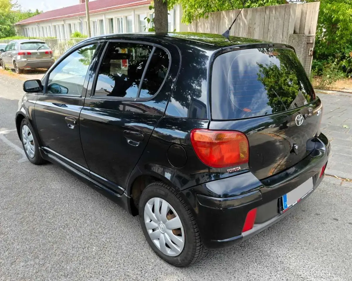 Gebraucht Toyota Yaris 105 PS (77 kW) 2005 Black mica / ink Kleinwagen