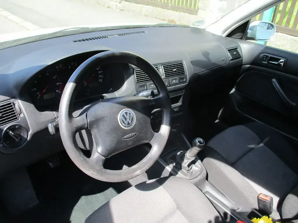 Gebraucht VW Golf IV Edition 75 PS (55 kW) 2000 Silber Limousine