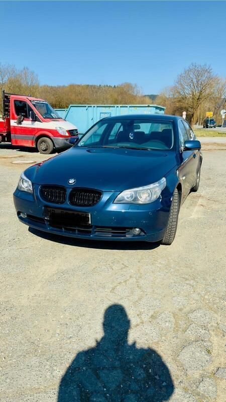 Blau Gebraucht 2004 BMW 530 Limousine | 3.990 € (Fairer Preis) - Bild 1/4