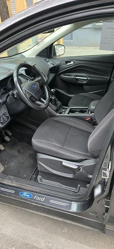 Gebraucht Ford Kuga Titanium 150 PS (110 kW) 2019 Grau SUV