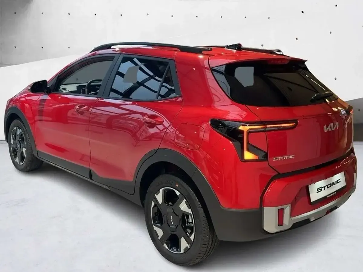 Neu Kia Stonic Vision 101 PS (74 kW) 2025 (beg) signalrot (m) SUV