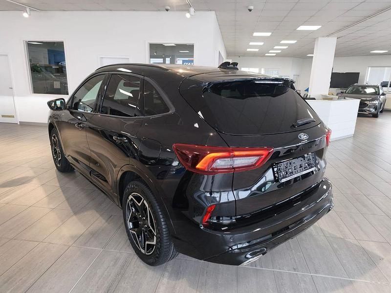 Neu Ford Kuga ST-Line X 242 PS (177 kW) 2025 Schwarz SUV
