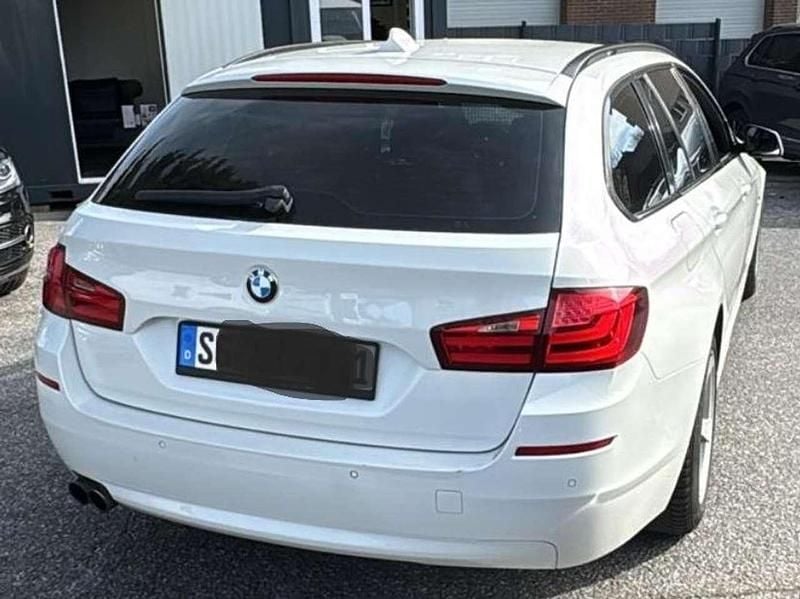 Gebraucht BMW 525 218 PS (160 kW) 2012 Alpinweiss iii Kombi