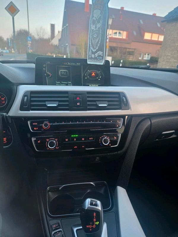 Gebraucht BMW 320 163 PS (119 kW) 2016 Schwarz Kombi