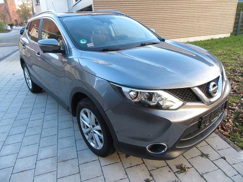 Grau Gebraucht 2014 Nissan Qashqai Tekna SUV | 12.250 € (Guter Preis) - Bild 1/4