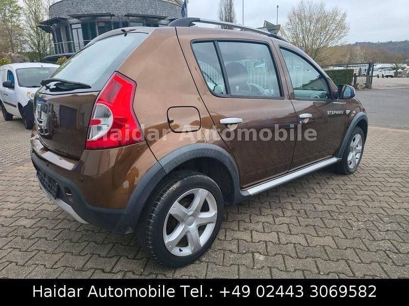 Gebraucht Dacia Sandero Stepway 84 PS (61 kW) 2012 Braun Kleinwagen