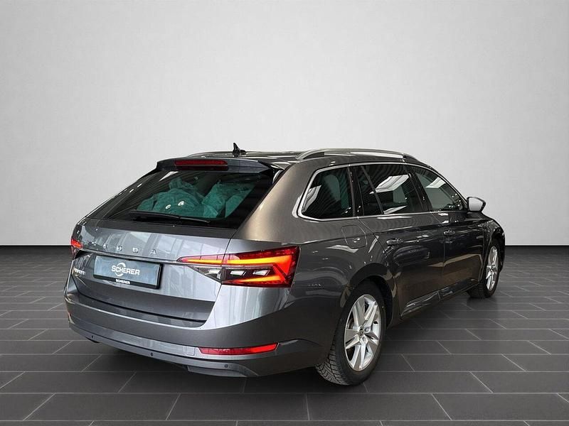 Gebraucht Skoda Superb Style 200 PS (147 kW) 2022 Graphitegrau metallic (metallic) Limousine