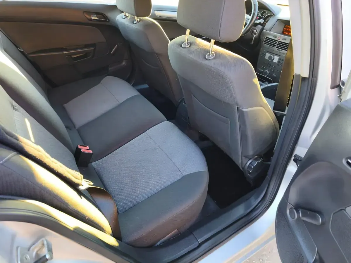 Gebraucht Opel Astra 125 PS (91 kW) 2004 Silber Kombi
