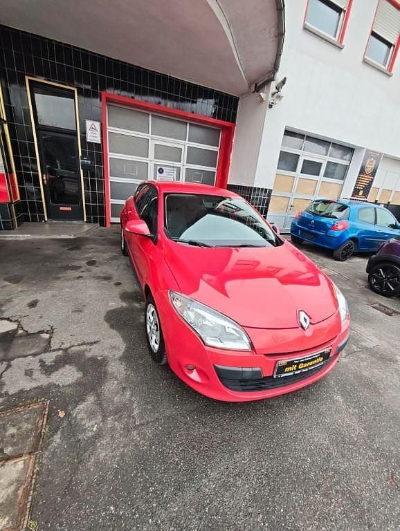 Gebraucht Renault Mégane 101 PS (74 kW) 2009 Rot Limousine