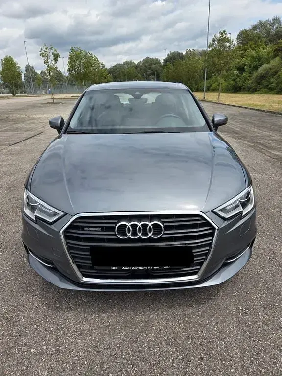 Gebraucht Audi A3 Design 190 PS (139 kW) 2018 Grau Limousine
