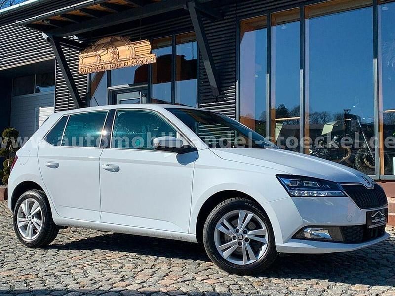 Gebraucht Skoda Fabia Style 95 PS (69 kW) 2021 Weiß Limousine