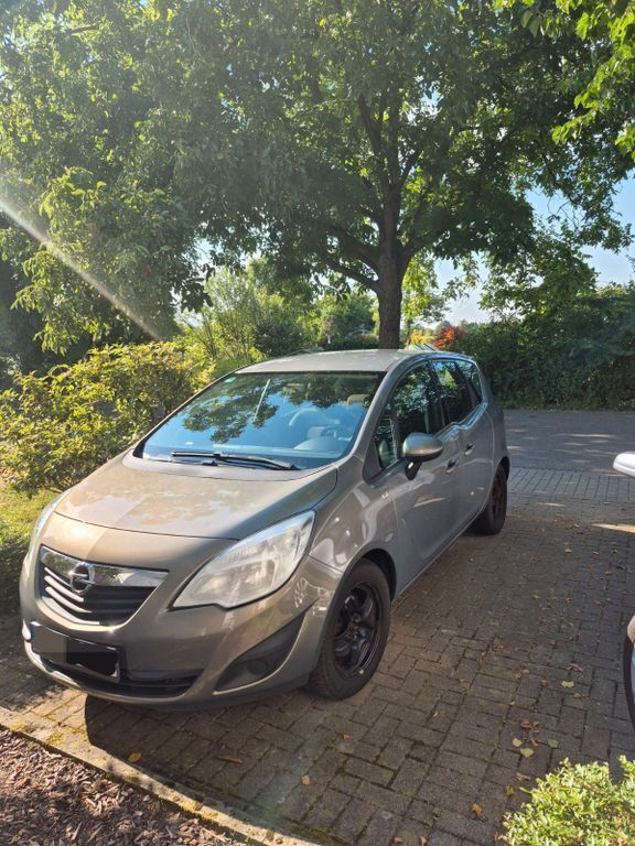 Braun Gebraucht 2011 Opel Meriva Edition Van / Kleinbus | 2.500 € - Bild 1/4