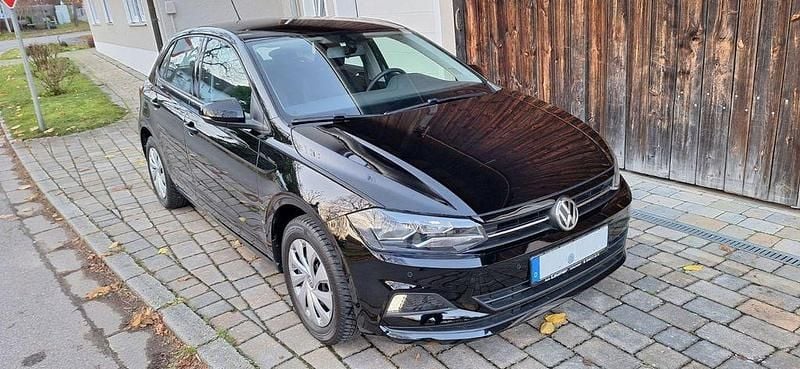 Gebraucht VW Polo Comfortline 65 PS (47 kW) 2019 Schwarz Limousine