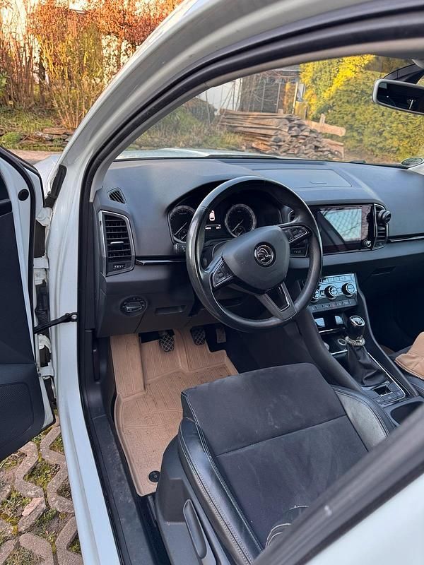 Gebraucht Skoda Karoq 150 PS (110 kW) 2017 Weiß SUV