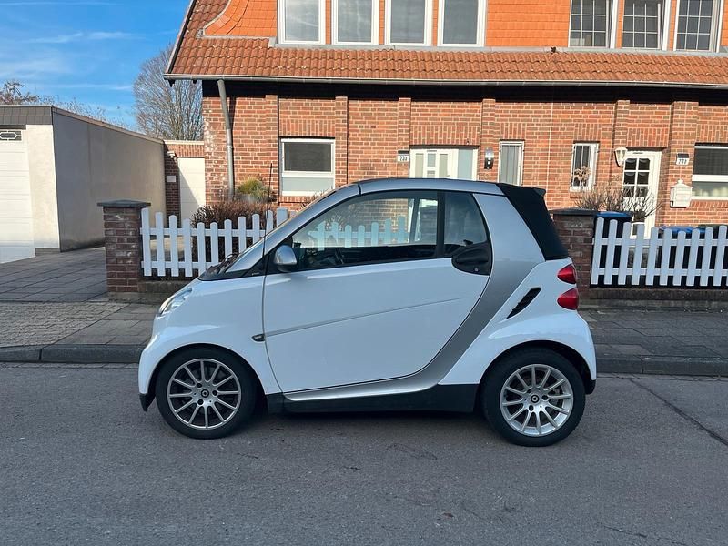Weiß Gebraucht 2008 Smart ForTwo Cabrio Cabrio | 3.690 € - Bild 1/4