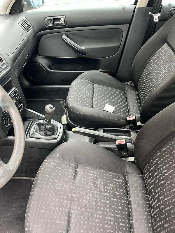 Gebraucht VW Golf IV 105 PS (77 kW) 2001 Schwarz Kleinwagen