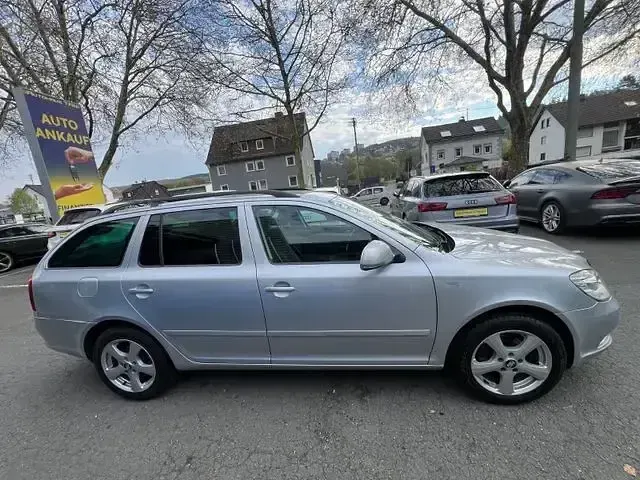 Gebraucht Skoda Octavia Family 105 PS (77 kW) 2013 Silber Kombi