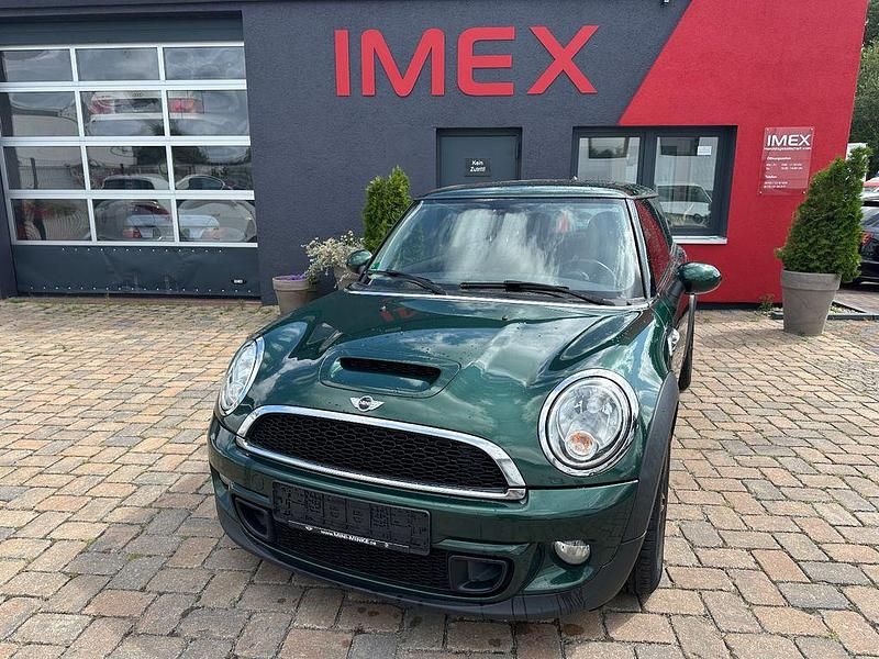 Grün Gebraucht 2014 Mini Cooper SD Pepper Kleinwagen | 5.999 € (Fairer Preis) - Bild 1/4