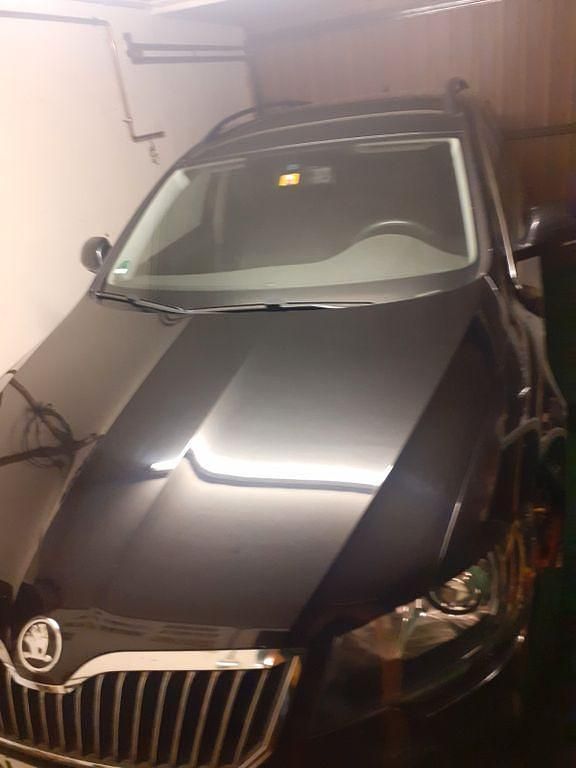 Gebraucht Skoda Superb Active 140 PS (102 kW) 2015 Schwarz Kombi