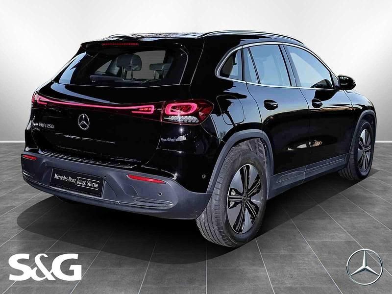 Gebraucht Mercedes EQA250 139 kW (190 PS) 2022 Schwarz SUV