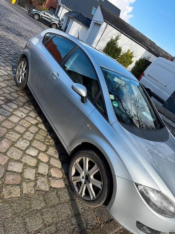 Gebraucht Seat Leon 102 PS (75 kW) 2008 Silber Kleinwagen