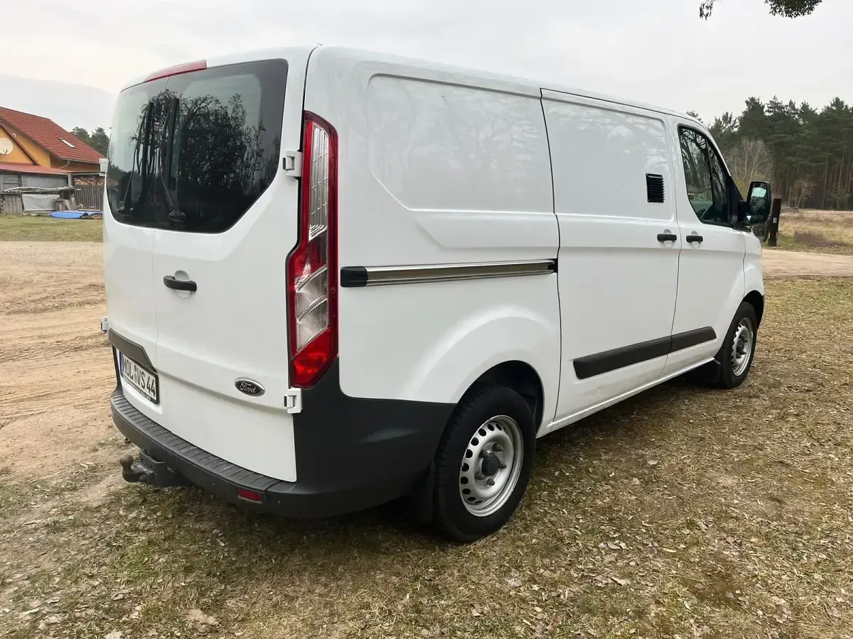 Gebraucht Ford Transit Custom 100 PS (73 kW) 2015 Weiß Van / Kleinbus